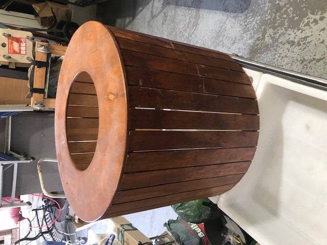 PLANTER, Round Timber Panel